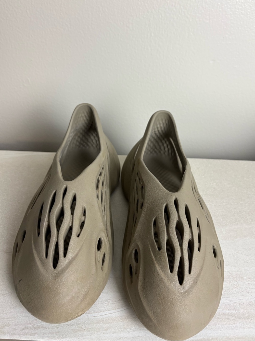 YEEZY Foam runners men US 9